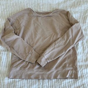 Mate the label SET: vintage pullover and lounge shorts in latte